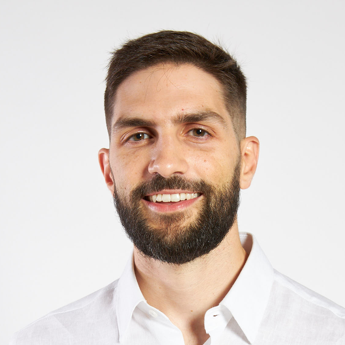 Leandro Vigna headshot 2020 profile